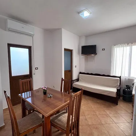 Gega Kici 3* Velipojë
