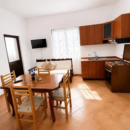 Gega Kici 3* Velipojë